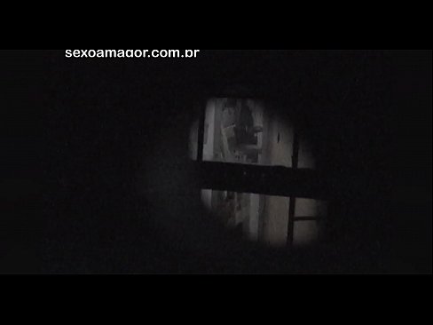 ❤️ Blondie bliver hemmeligt videooptaget af en voyeur fra nabolaget gemt bag hule mursten Fucking video at da.mysexpics.ru ❌