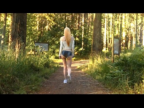 ❤️ Smuk kvinde bevæger sig langsomt, ikke nøgen video Fucking video at da.mysexpics.ru ❌